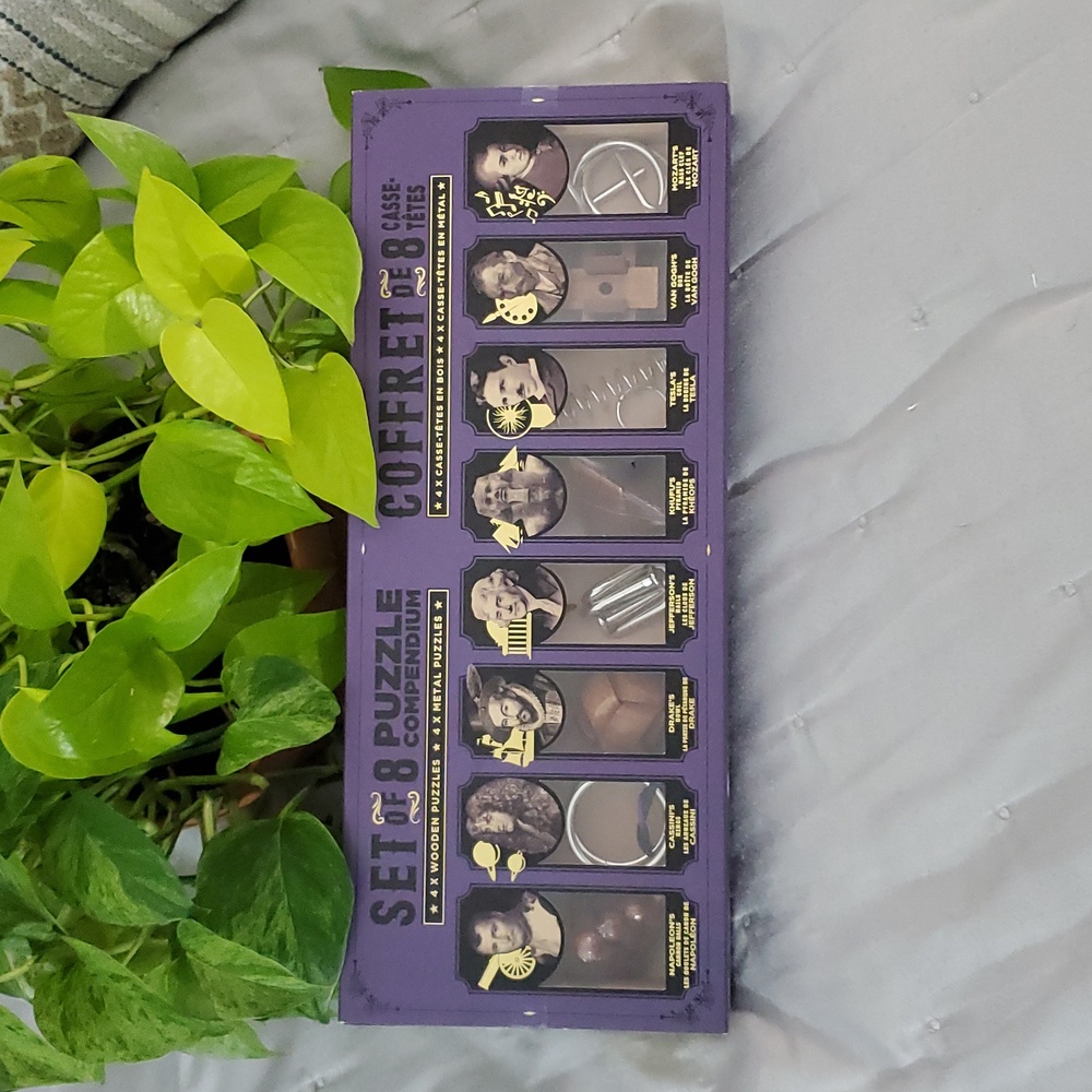 New 8 Piece Puzzle Compendium Trinket Set